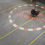 System antykolizyjny z projektorami znaków bezpieczeństwa led uwaga suwnica